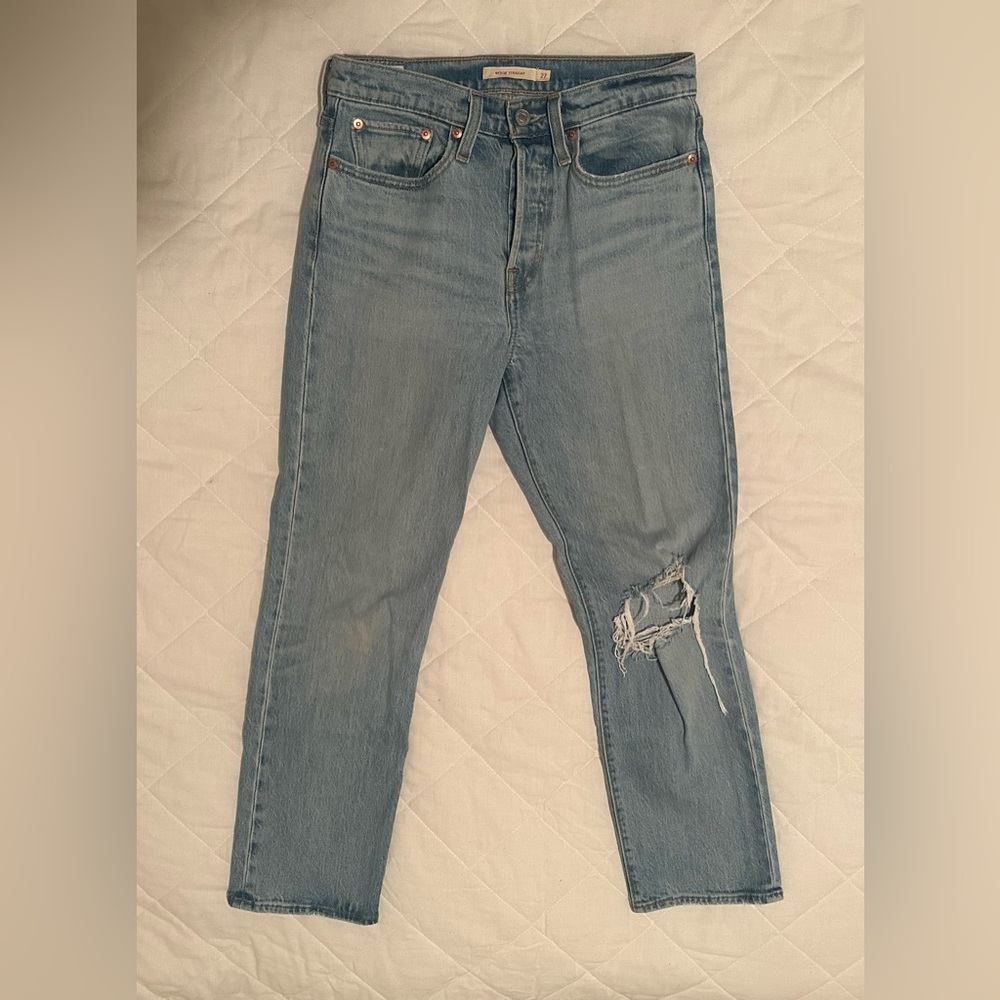 Levi’s Wedgie Straight Fit Women’s Ripped Jeans - size 27
